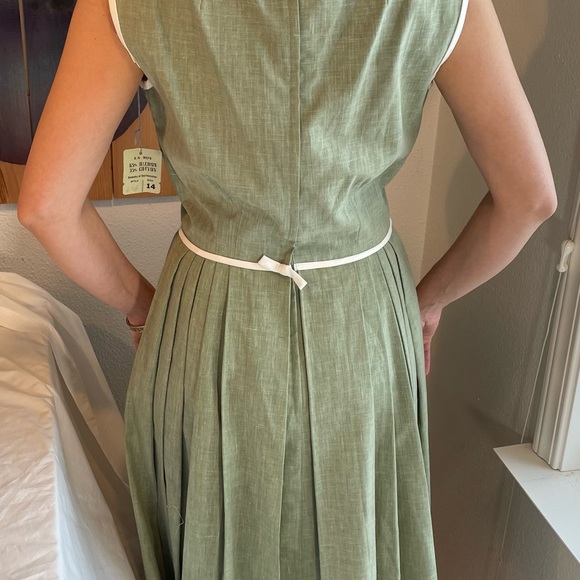 Vintage green 1950s dress from Peck & Peck, New York 5th Ave. Never worn w/ tags - Picture 12 of 15